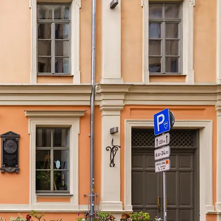 Classic Old Town Apartment