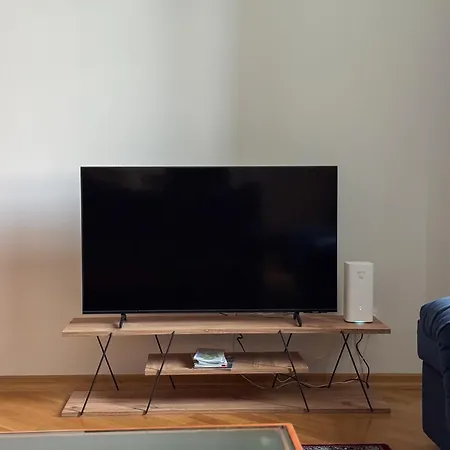 Classic Old Town Apartment *